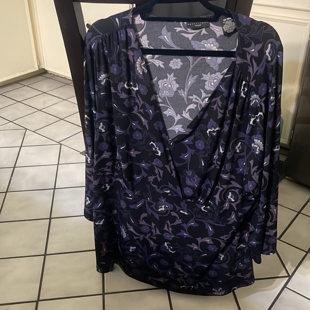 Lot of 3 Plus Sized Tops - Picture 3 of 4
